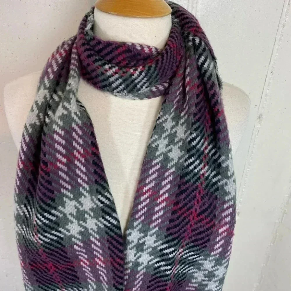 100% Cashmere Made in‎ England purple/black plaid scarf